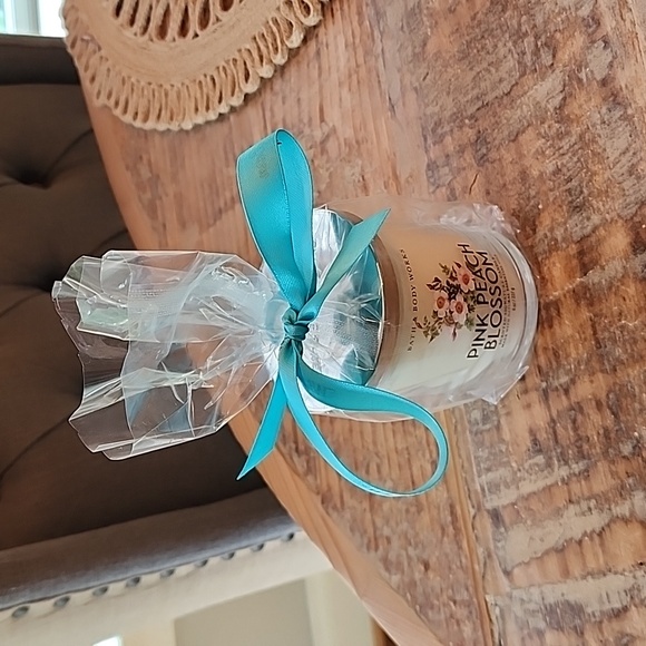 Bath & Body Works Candle - Picture 4 of 4